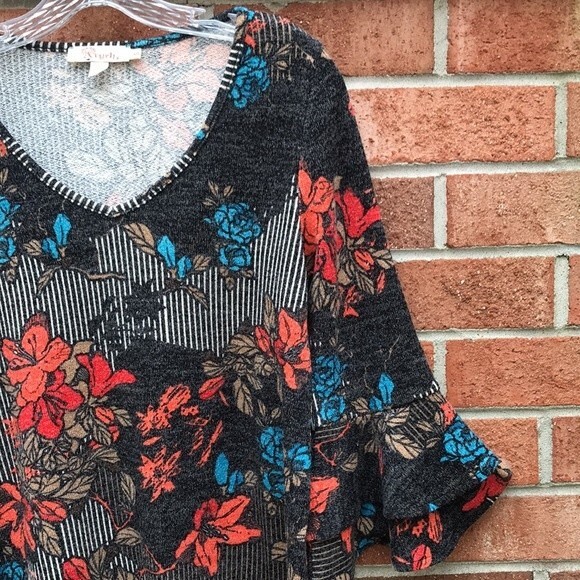 Aryeh Floral Bell Sleeve Sweater sz Small - Picture 2 of 14